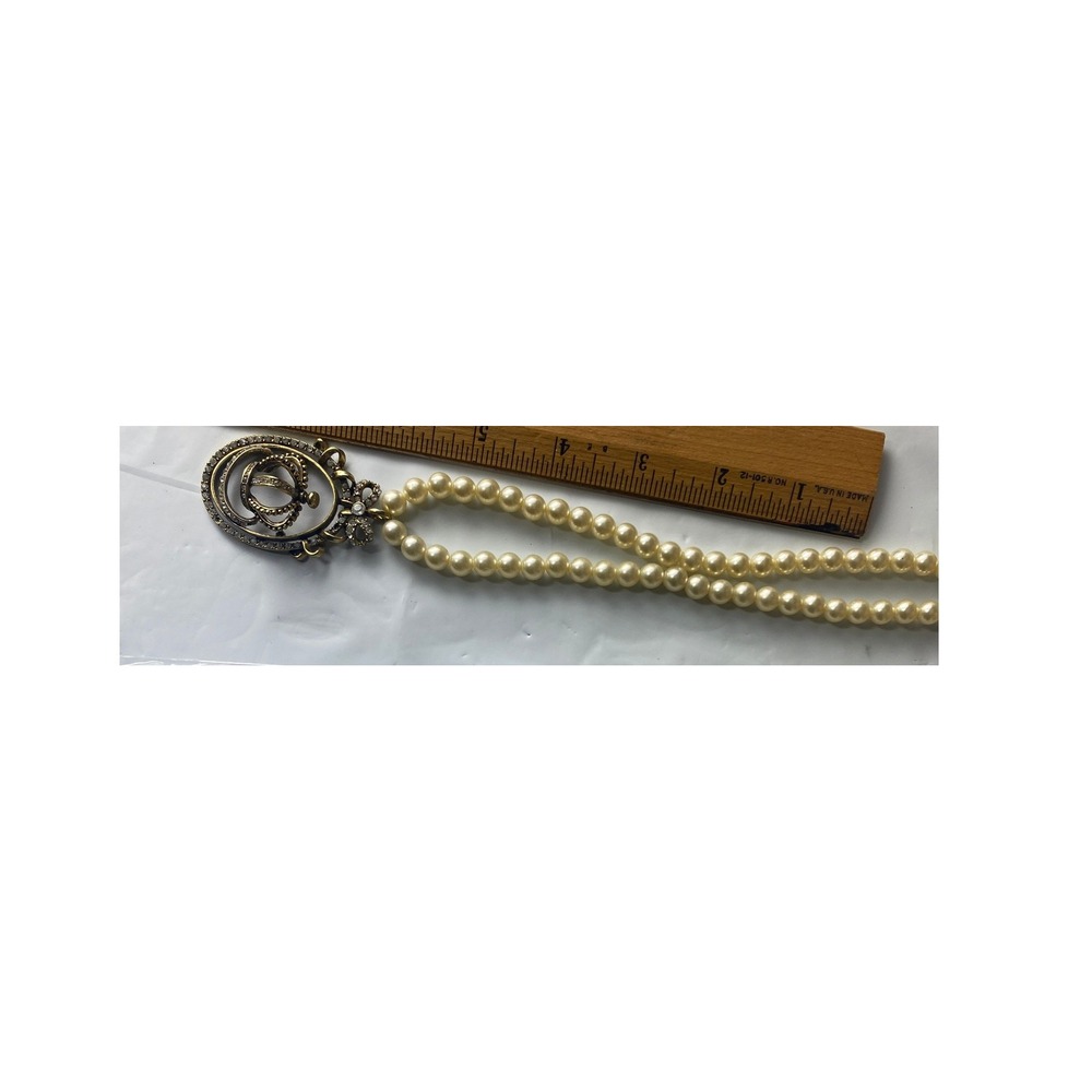 Elegant Pearl Necklace with Ornate Pendant Rhinestone Accents